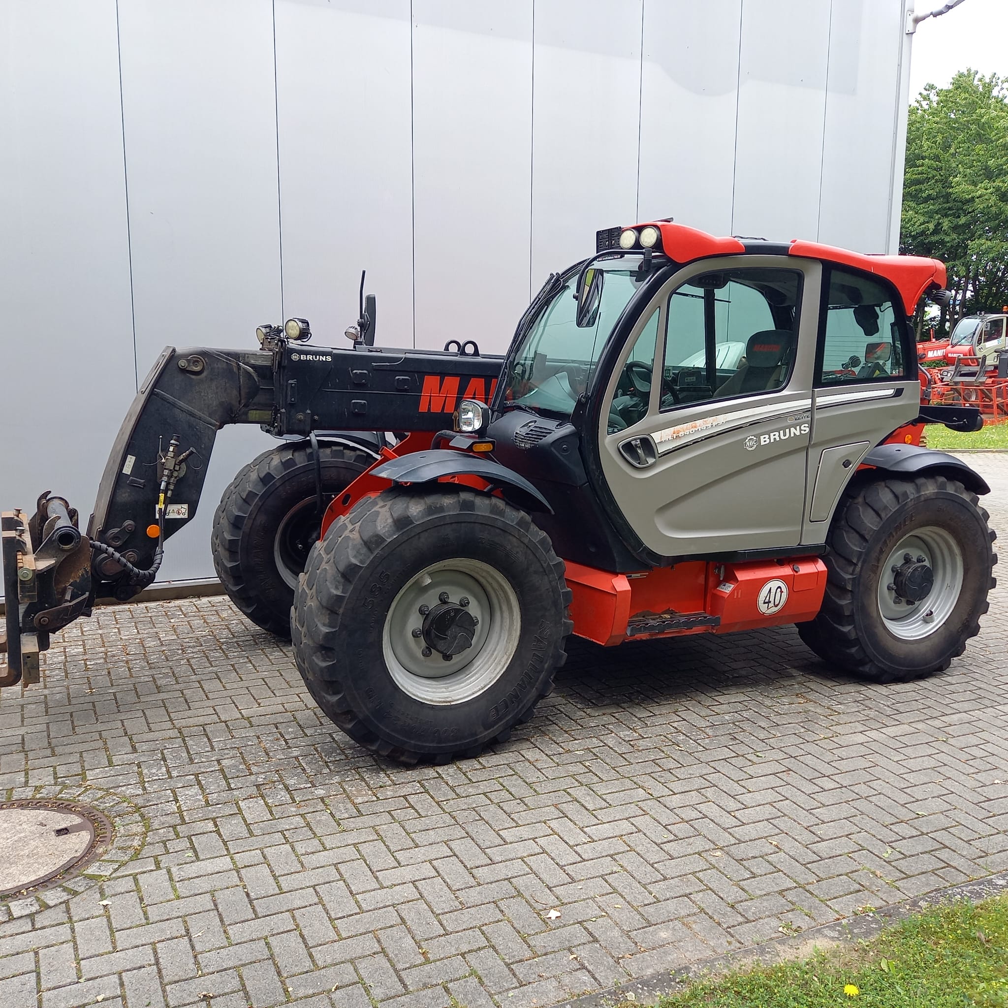 MLT840 19 145 (2) MANITOU MLT840 Elite 145 PS - Image 1